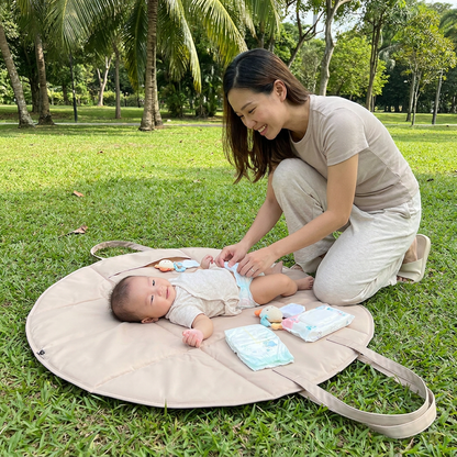 2-in-1 Folding Diaper Bag & Changing Mat – Lightweight & Spacious Travel Tote for Moms